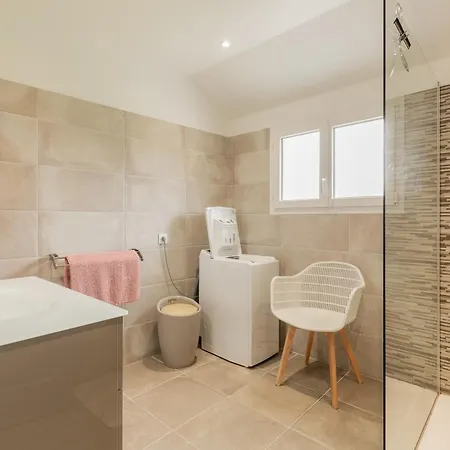 Le De La Tourterelle Holiday home *